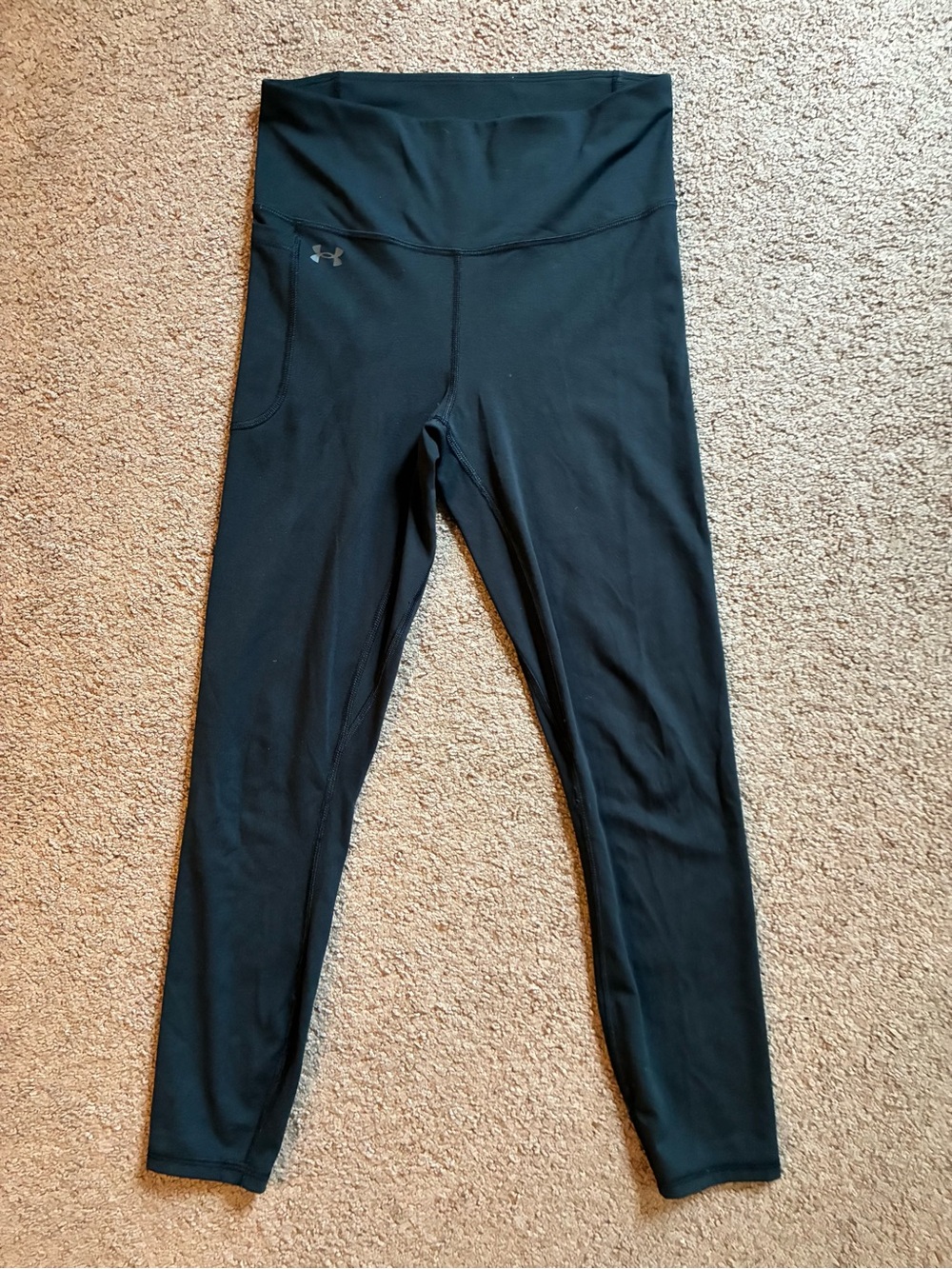 Under Armour Black Fitted Performance Leggings fits S-M